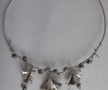 3_Silver-and-black-pearl-necklace